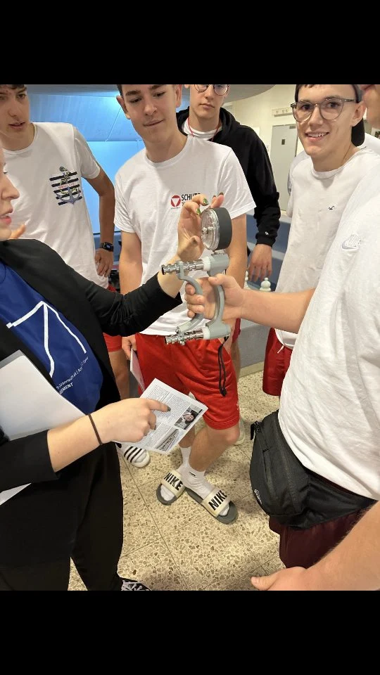 Letzten Freitag war der science@school-Bus der FH Joanneum bei uns am BORG & Sport-BORG Jennersdorf zu Besuch! Wir haben spannende Experimente ausprobiert, coole Einblicke in Technik und Wissenschaft bekommen – und es sind tolle Ideen für zukünftige Projekte entstanden!
Danke an die FH Joanneum für diese Möglichkeit – Wissenschaft kann echt Spaß machen!

#scienceatschool #fhjoanneum #borgjennersdorf #sportborg #jugendstyle #futureready #schülerlife #südoststeiermark #feldbach #fehring #fürstenfeld #badgleichenberg #jennersdorf #neuhausamklausenbach #stanna #mintmachtspaß #technikdiebegeistert #SportBORGJennersdorf #fy #fyp